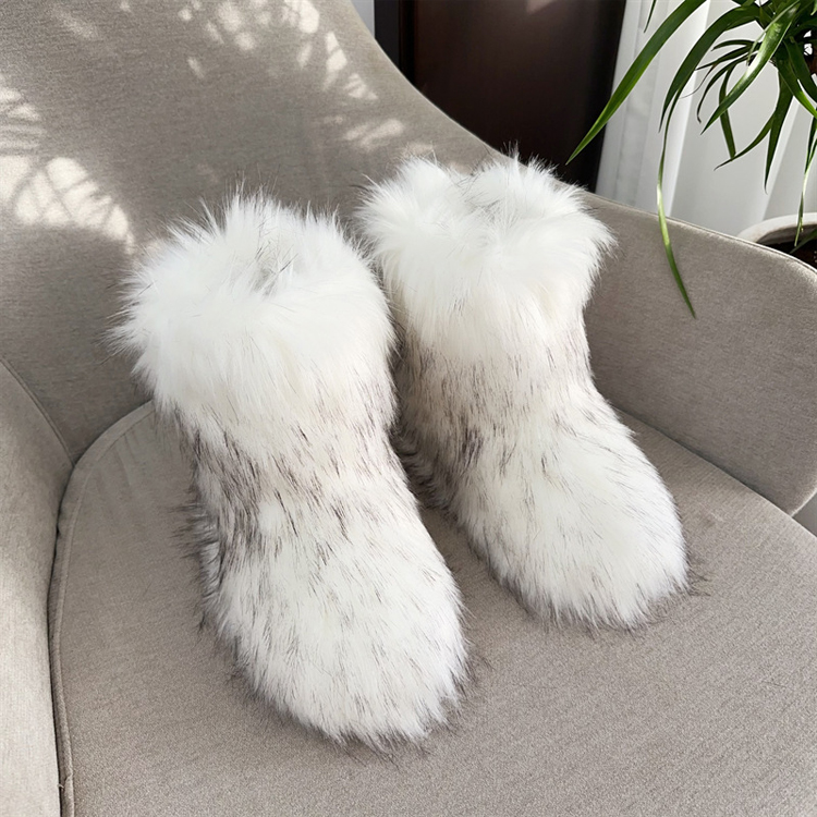 13-white raccoon fur (flat bottom)