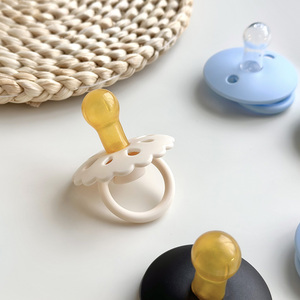 专业服务升华多汁出牙灭菌器奶嘴硅胶乳胶婴儿奶嘴新生儿奶嘴 - Product Image 1