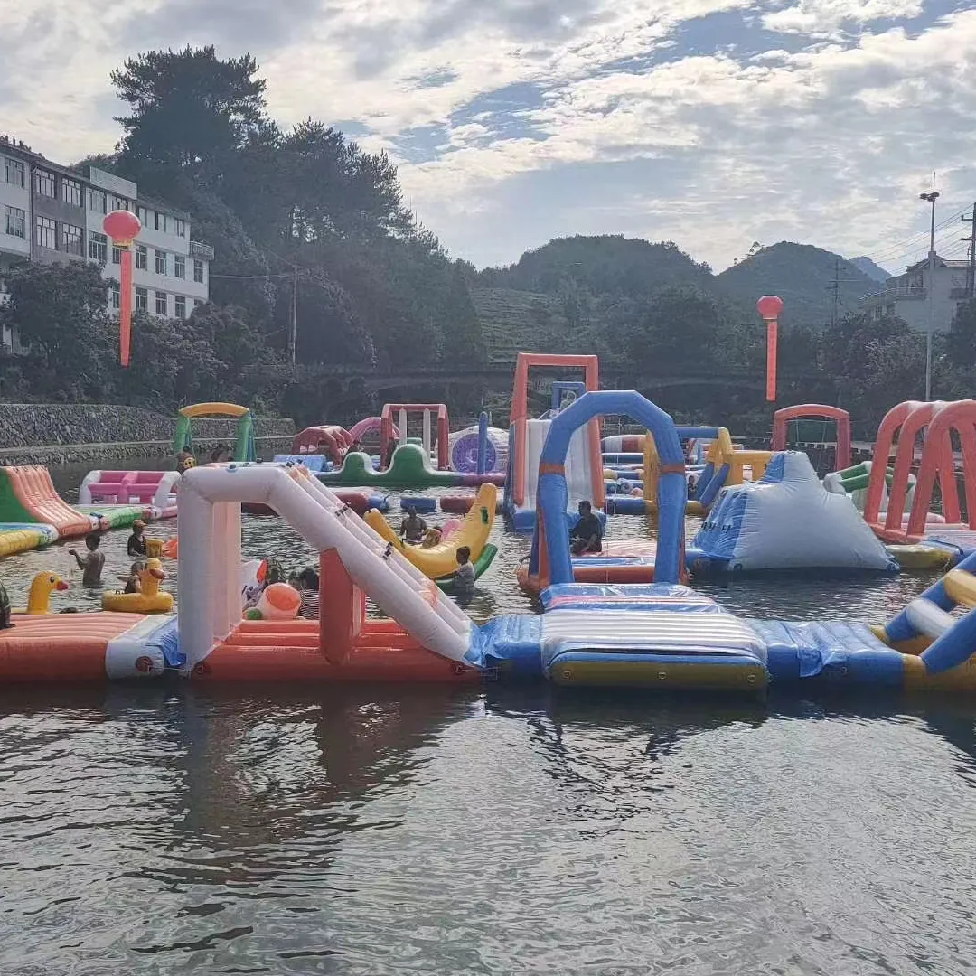 Brinquedos flutuantes comercial grande piscina inflável