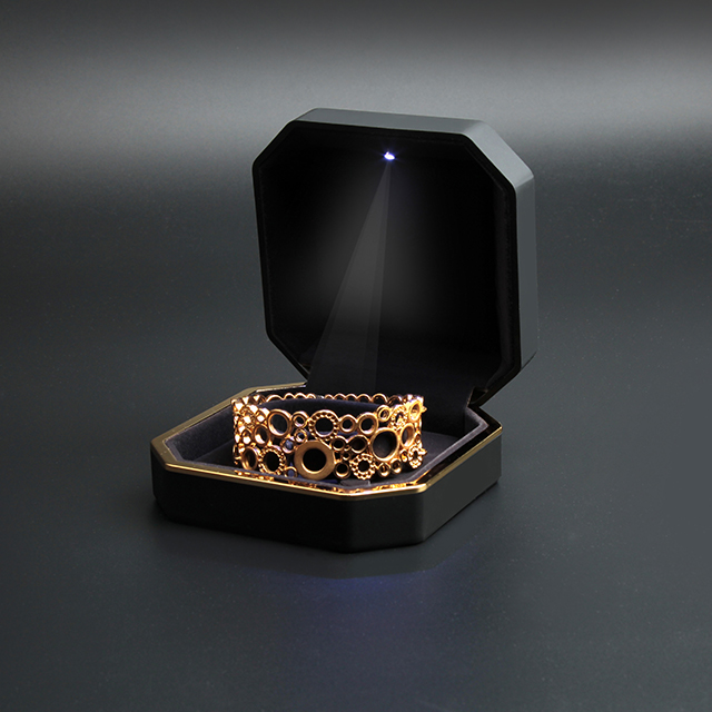 Brazalete negro