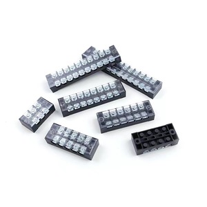 Bloque de terminales de Motor TB2504 4P M4 Conectores de cable Bloques de terminales 25A 600V Terminal fijo con orificio de tornillo - Product Image 3
