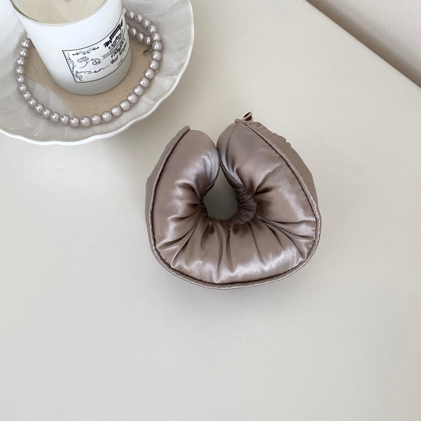 สีเทาอ่อน