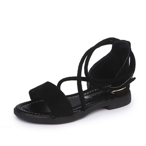 Verão Novas Meninas Sandálias Criança Sapatos de Praia Ao Ar Livre Soft Cross Sandálias Não-slip Crianças Cor Sólida Moda Sapatos