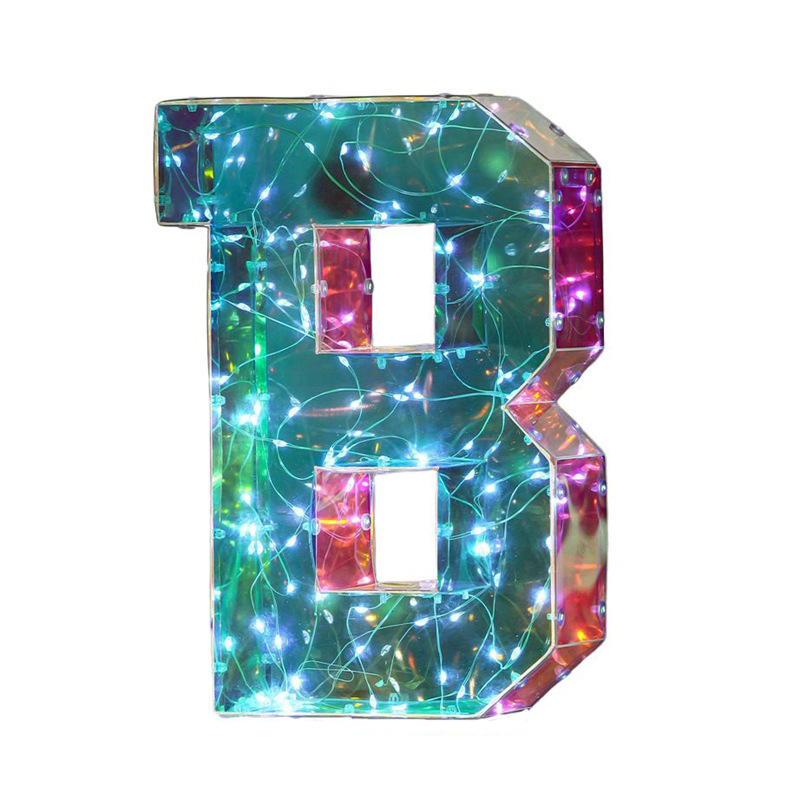 Lettre irisée B