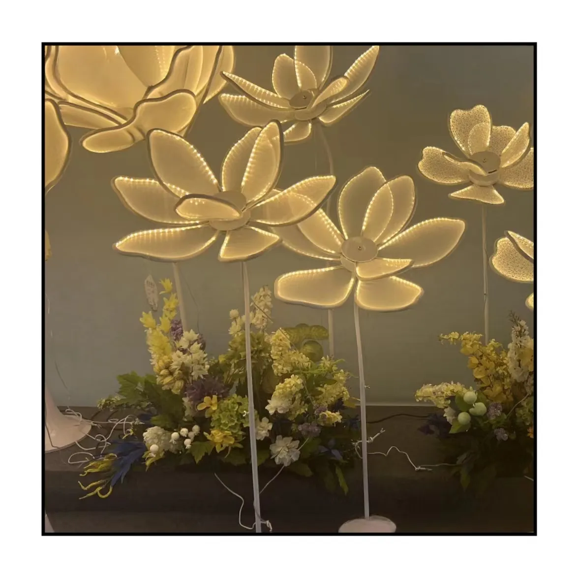 Lichtgevende Bloem Schoonheid Indoor Bruiloft Decoratieve Verlichting Die De Weg Leidt Met Rekwisieten Voor Hotelzaal Of Bruiloft Groothandel