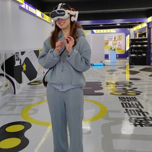 Guangzhou VR Factory Venta directa Multijugador Experiencia de realidad virtual Simulador de sala VR - Product Image 4