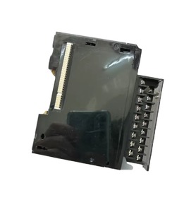 Originale nuovissimo Controller programmabile CS1W-BC103 - Product Image 1