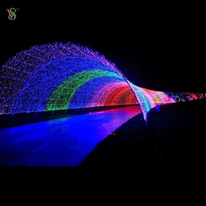 商業冬祭りの装飾のためのRGBストリングカーテンライトプログラミングクリスマスライトトンネルを介した屋外3Dウォーク - Product Image 1