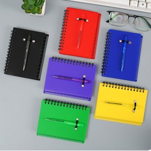 Cuaderno en espiral con cubierta de PP de plástico A5 Con pegatinas, regla de escala y bolígrafo adjunto, 60 hojas de papel de línea, papelería personalizada para estudiantes - Product Image 2