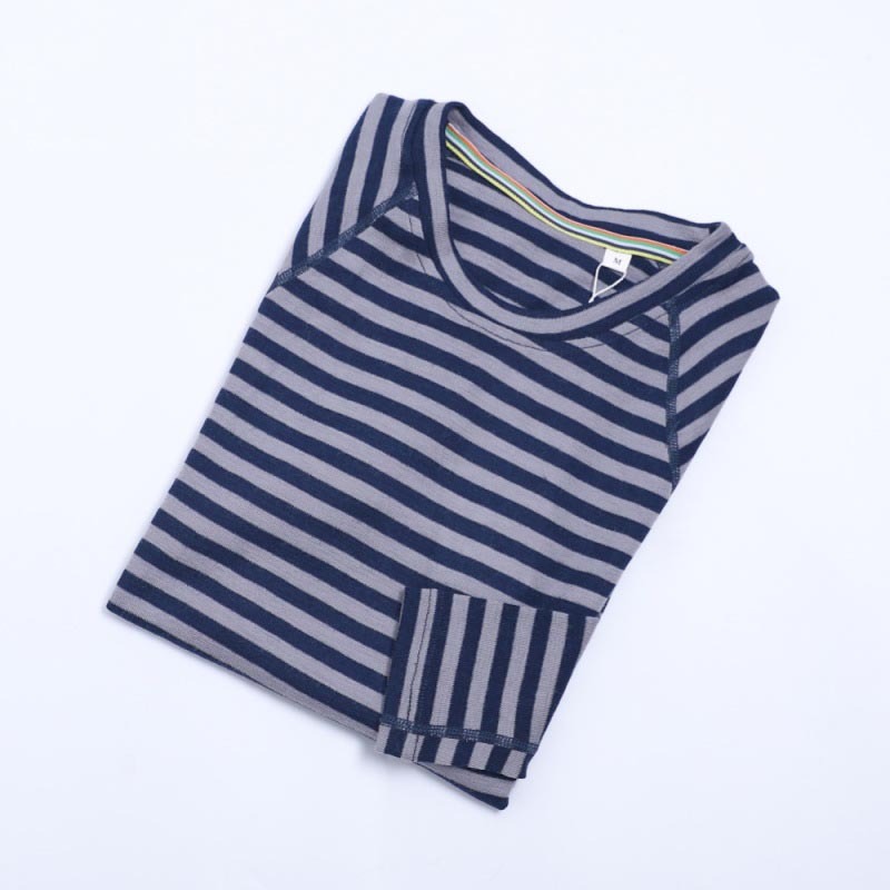 Lignes bleues et grises