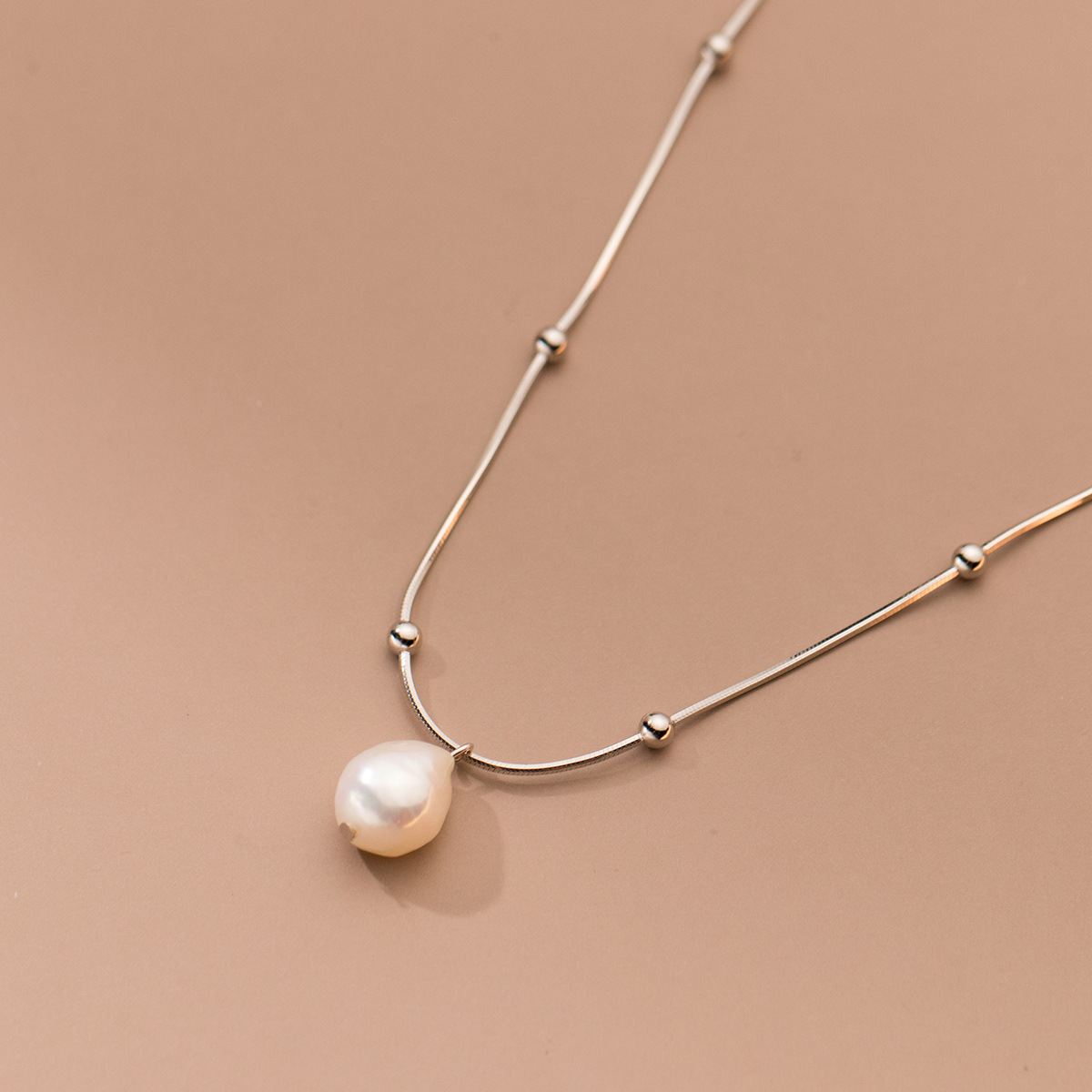 Y00145 white silver