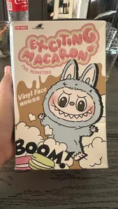 POPMARTオリジナルLabubu 100% 本物バージョンモンスターマカロンブラインドボックスビニールフェイスシリーズキーチェーンバッグペンダントPVCアニマルフローズン - Product Image 5