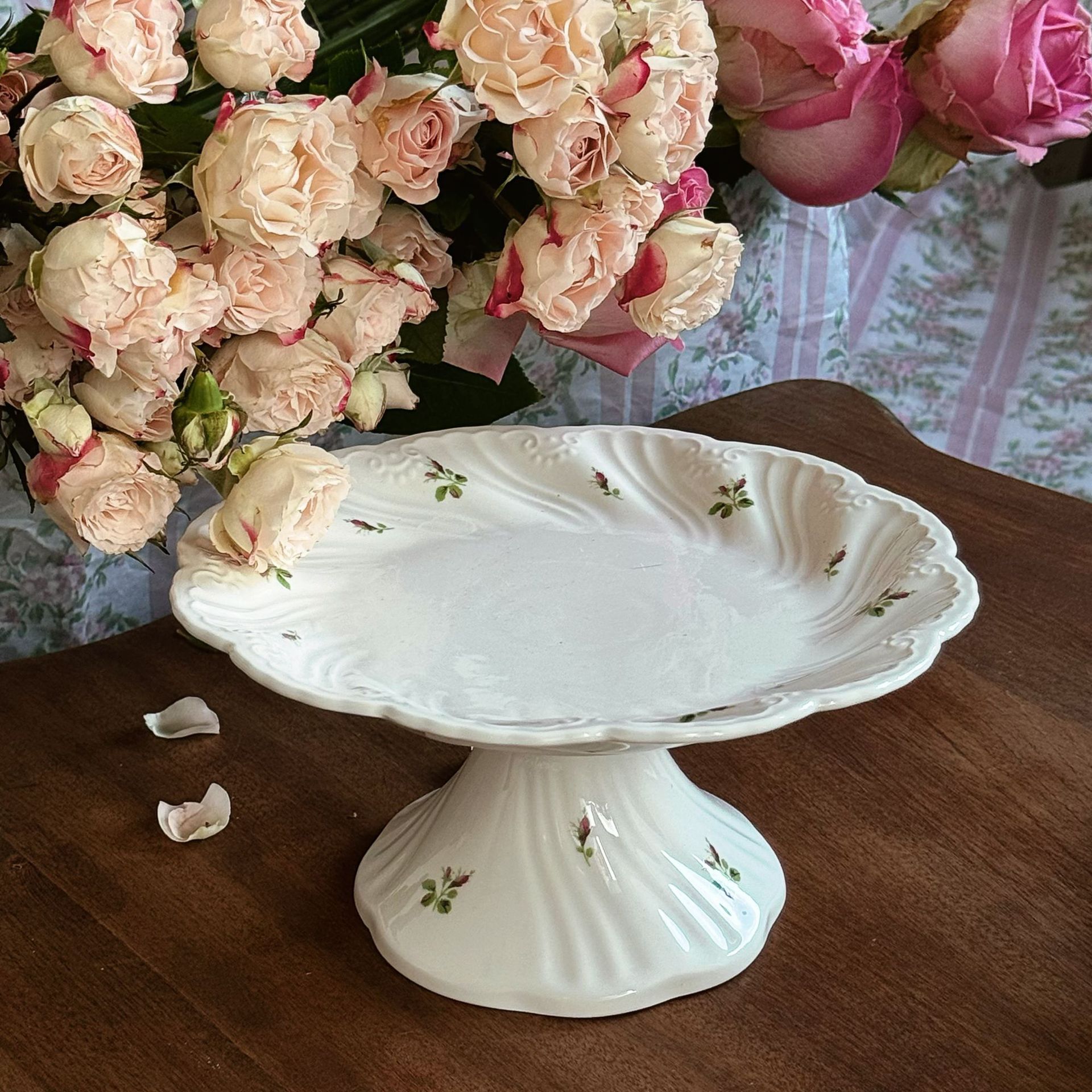 Assiette haute branche de rose blanche, 20*9,5 cm