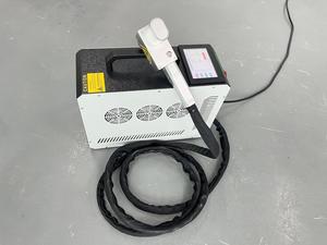 高端新款厂家热销光纤便携式脉冲100W200W激光清洗机，售后服务好