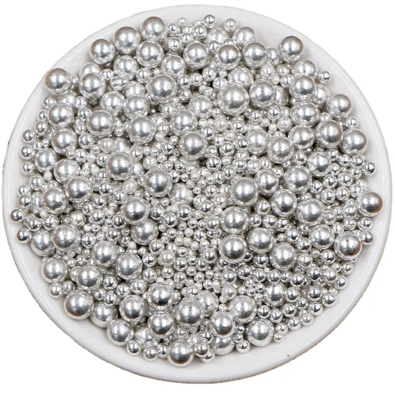 Perline di zucchero commestibili in argento con pallina di zucchero in metallo spolverata per torta