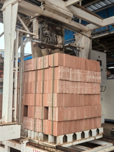 Máquina de fabricación de bloques de enclavamiento automático usada para ladrillos de cemento de hormigón de arcilla para Robot de programación de línea de apilamiento de construcción - Product Image 4
