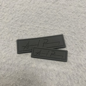 カスタム2Dエンボス加工ゴムロゴラベルソフトPVCパッチ衣料品用 - Product Image 3