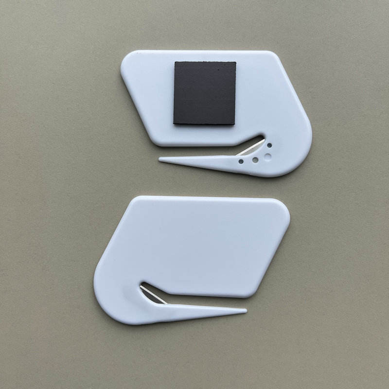 7.8X5.2x0.55 cm white