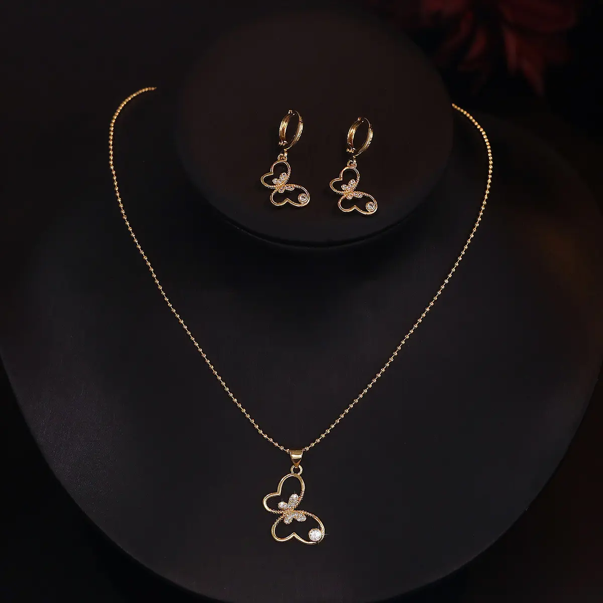 Neudichtet 18K Gold Zirkon Schmetterling Anhänger Ohrringe Halskette-Set Modeschmuck-Set für Damen