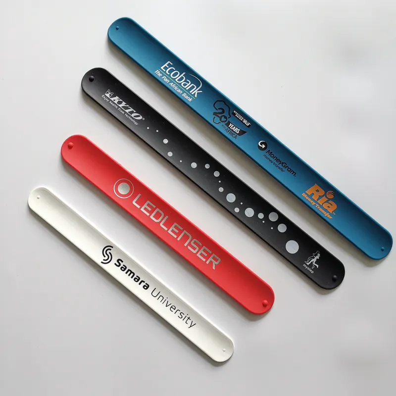 Bulk Groothandel Custom Logo DIY Ontwerp Reflecterende Slap Armband Snap Armband PVC Silicone Slap Armbanden Voor Event Kids Geschenken
