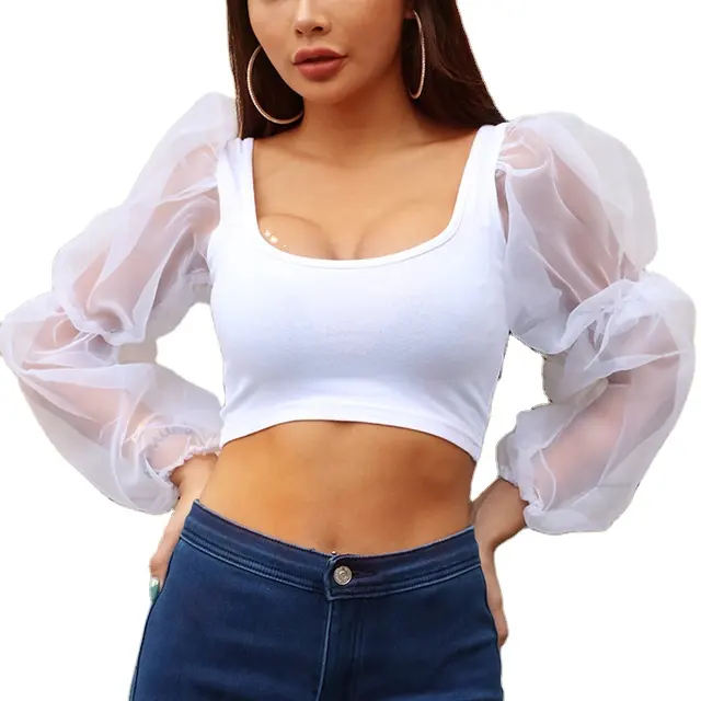 Camiseta de manga larga de retales de malla para mujer, Tops cortos sexys de estilo europeo con cuello redondo profundo, camisetas blancas y negras para mujer