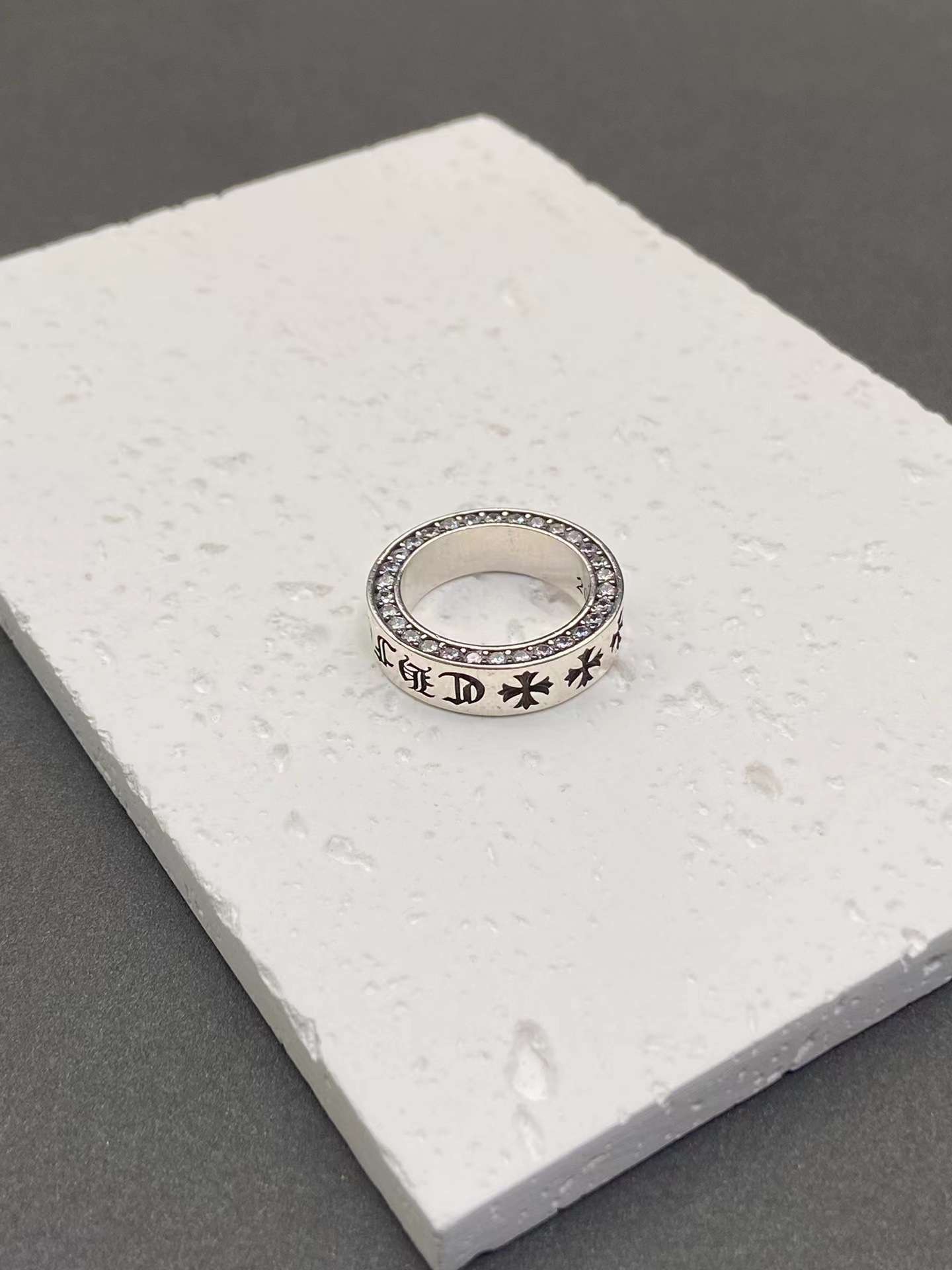 Anillo corazón eterno de diamantes