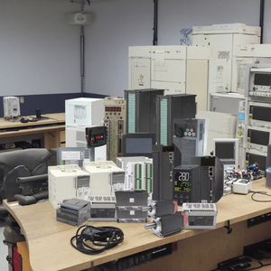 Caldo di vendita industriale di controllo HMI Inverter motore di azionamento per LRAT-2000 di applicazioni di programmazione PLC