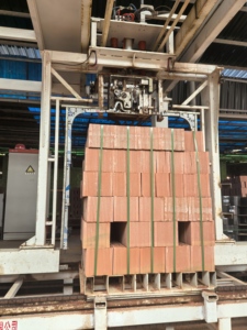 Máquina de fabricación de bloques de enclavamiento automático usada para ladrillos de cemento de hormigón de arcilla para Robot de programación de línea de apilamiento de construcción - Product Image 2