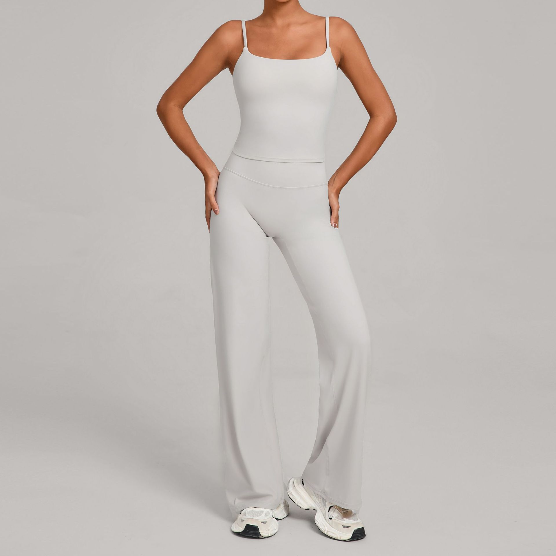 หินสีเทาอบอุ่น