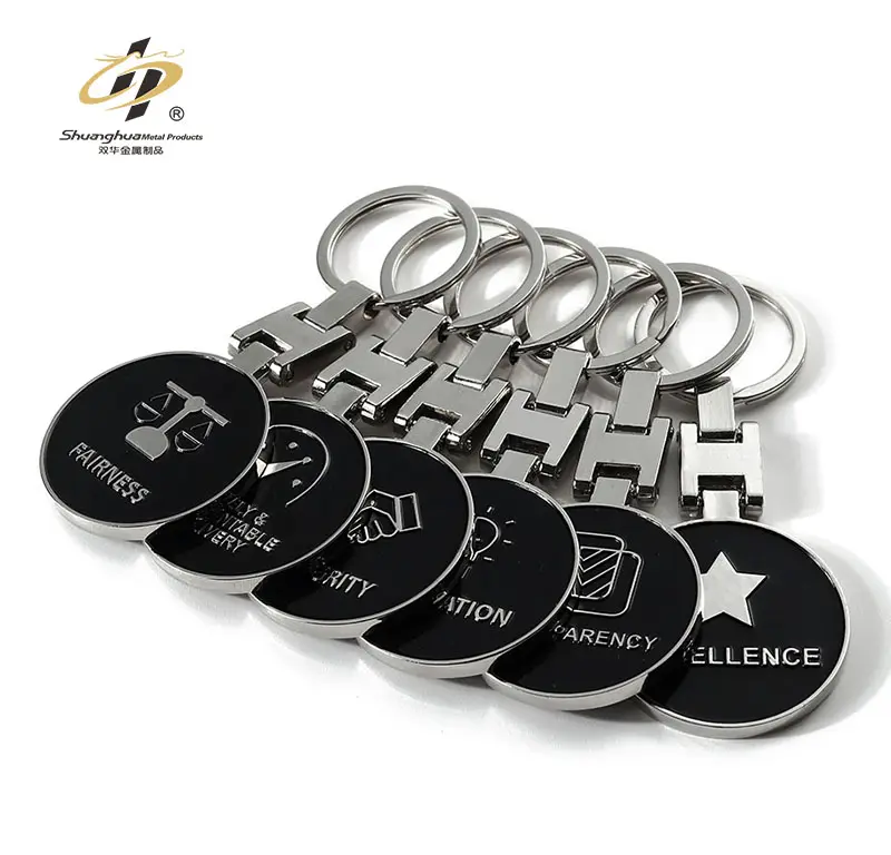 Atacado Keychain Custom Company Logo Nome Car Chaveiro Carta Chaveiro Aço Inoxidável Designer Keychain para Lembrança Presentes