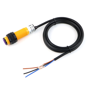 Interruptor fotoeléctrico de E3F-DS30C4, sensor de reflexión difusor de inducción infrarroja, NPN, PNP, de tres cables de CC, normalmente abierto - Product Image 1