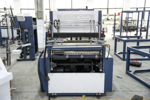 Fully <strong>Automatic</strong> Nonwoven Bag <strong>Making</strong> <strong>Machine</strong> with Online <strong>Handle</strong> Attaching - Product Image 2