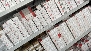 ABBs ACS6000 ad alta tensione e gestione della potenza DD C779 BE02 /10uF, 3200V, modulo condensatore a Film controllo motore di conversione di potenza - Product Image 4