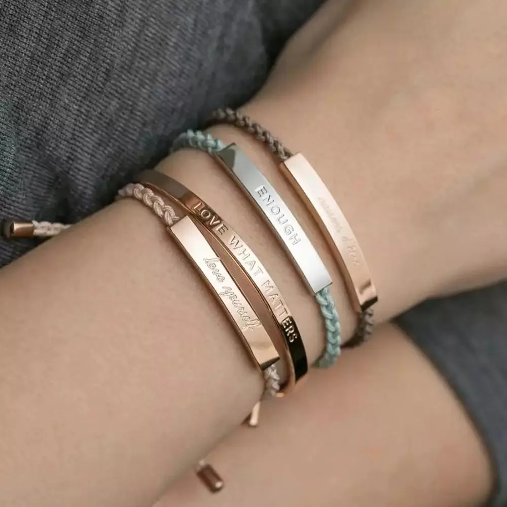 Mode benutzer definierte gravierte Logo Edelstahl Bar Paar Armband hand gefertigte geflochtene Seil Hohlrohr Armband für Freunde