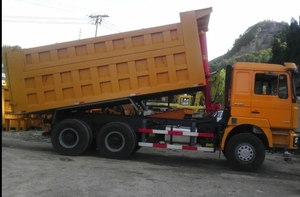 รถดัมพ์6x4 F3000ประสิทธิภาพสูงความจุ40Ton เครื่องยนต์ดีเซลยูโร3สำหรับการทำเหมืองแร่และการก่อสร้าง - Product Image 2