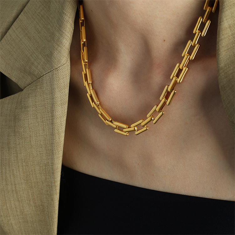 necklace gold