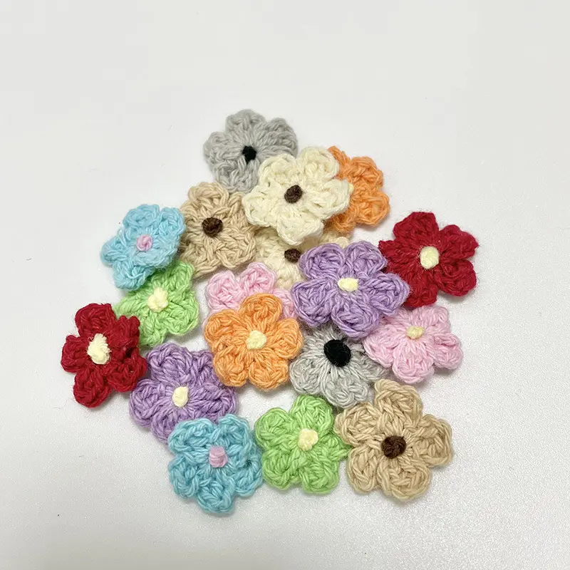Großhandel Custom 1,5 cm Mini Pflaumen blüte Wolle Blume Handmade Weave Woll haken Blumen zubehör Handwerk