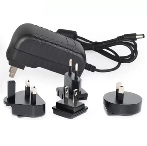 输入AC100-240V至<span class=keywords><strong>DC</strong></span> <span class=keywords><strong>5V</strong></span> 6V 9V 12V 24V <span class=keywords><strong>500mA</strong></span> 1A 1.5A 2A 2.5A 3A美国欧盟英国非盟插头可互换充电器电源适配器