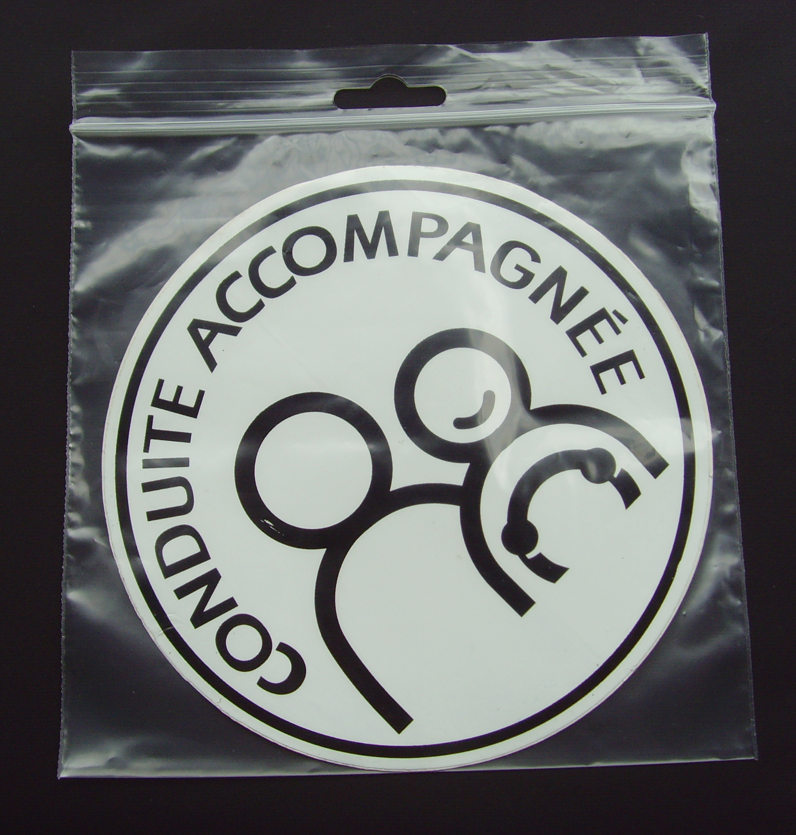 self-adhesive accompagnee