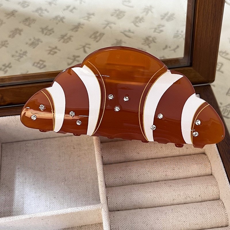 สีน้ำตาล