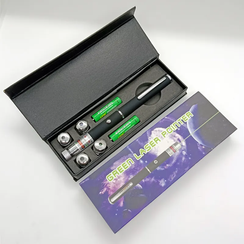 Puntatore Laser 5 in1 con puntatore Laser a scatola teste a 5 stelle con batterie AAA Laser Puntero Verde Verde