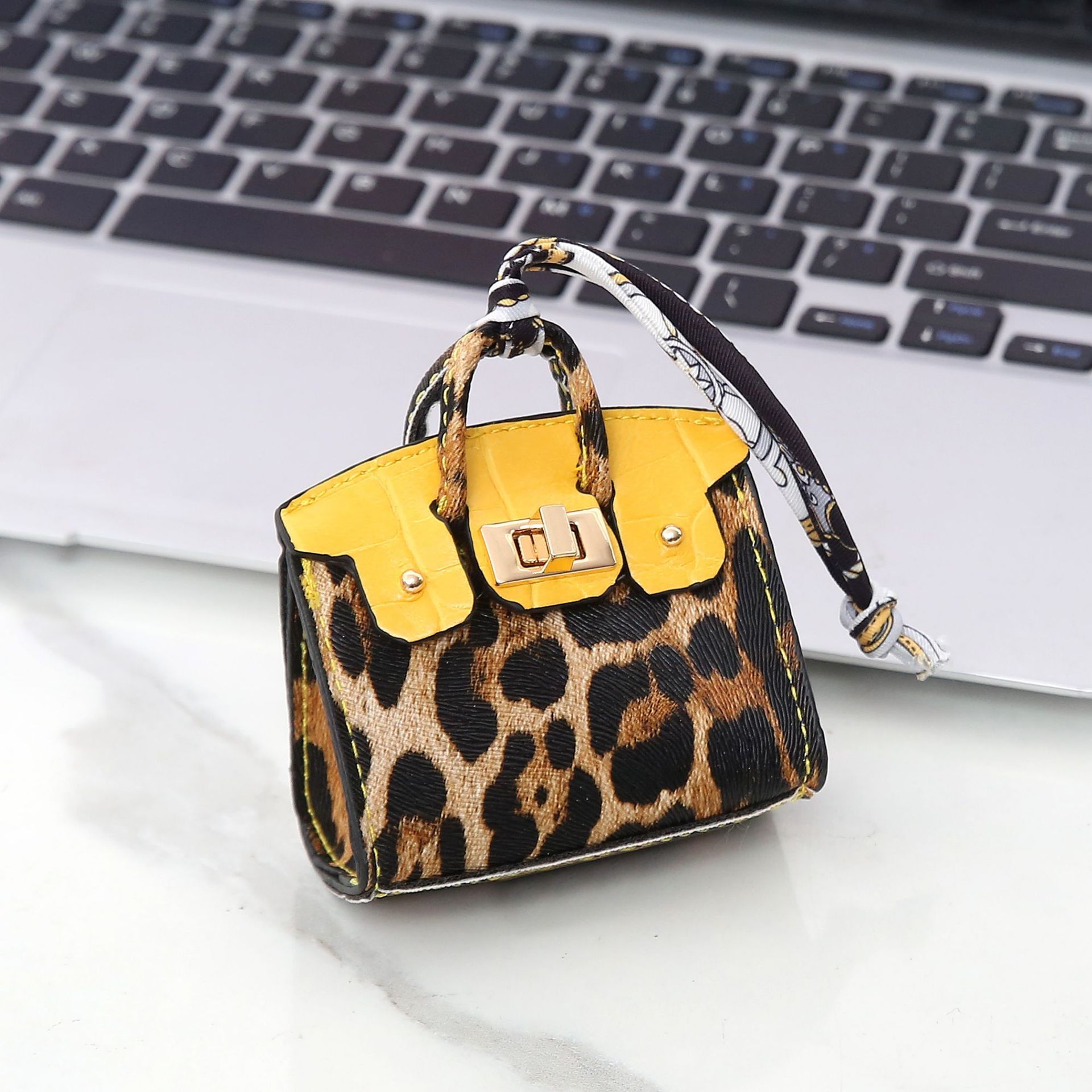 Confezione casa-leopardo giallo