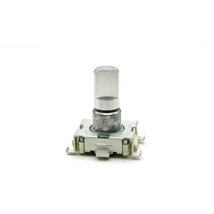 Encoder EC11 Encoder incrementale rotativo a 360 gradi Encoder incrementale SMD da 11mm con interruttore a pressione D albero 15 PPR - Product Image 3