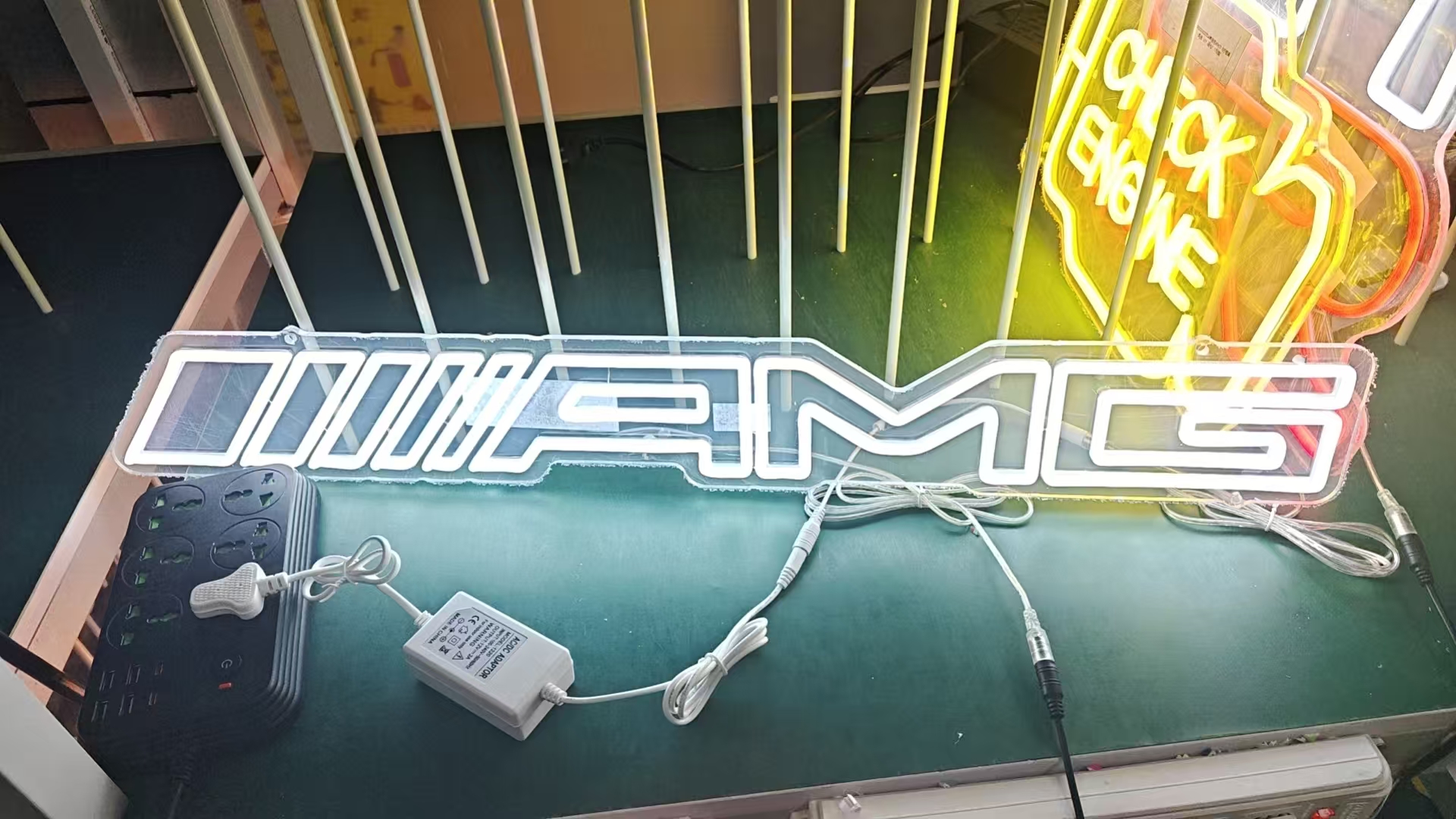 สีขาวคูลไวท์ AMG สีขาว ขนาด 60*12 ซม.