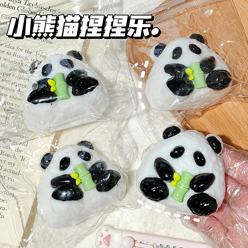 Panda boule de riz triangulaire