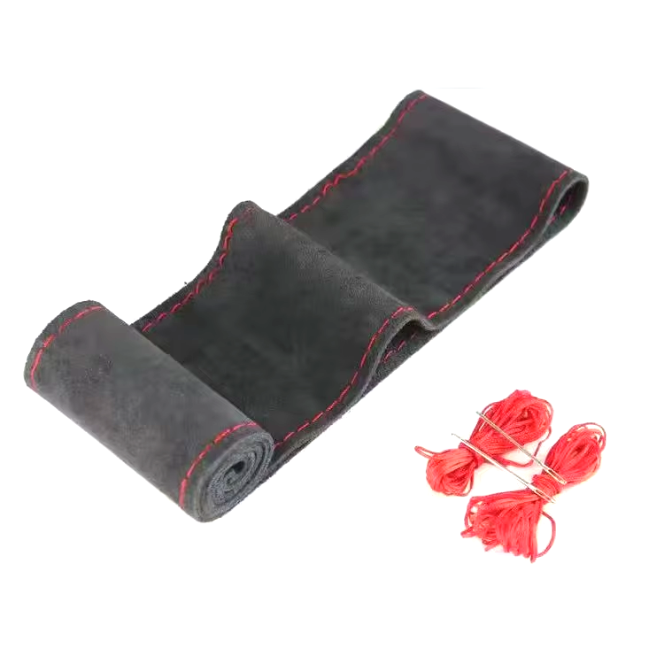 Noir avec surpiqûres rouges