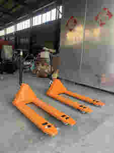 2 t手动液压托盘千斤顶重型物料搬运工具，用于物流装载和工业车间作业 - Product Image 4