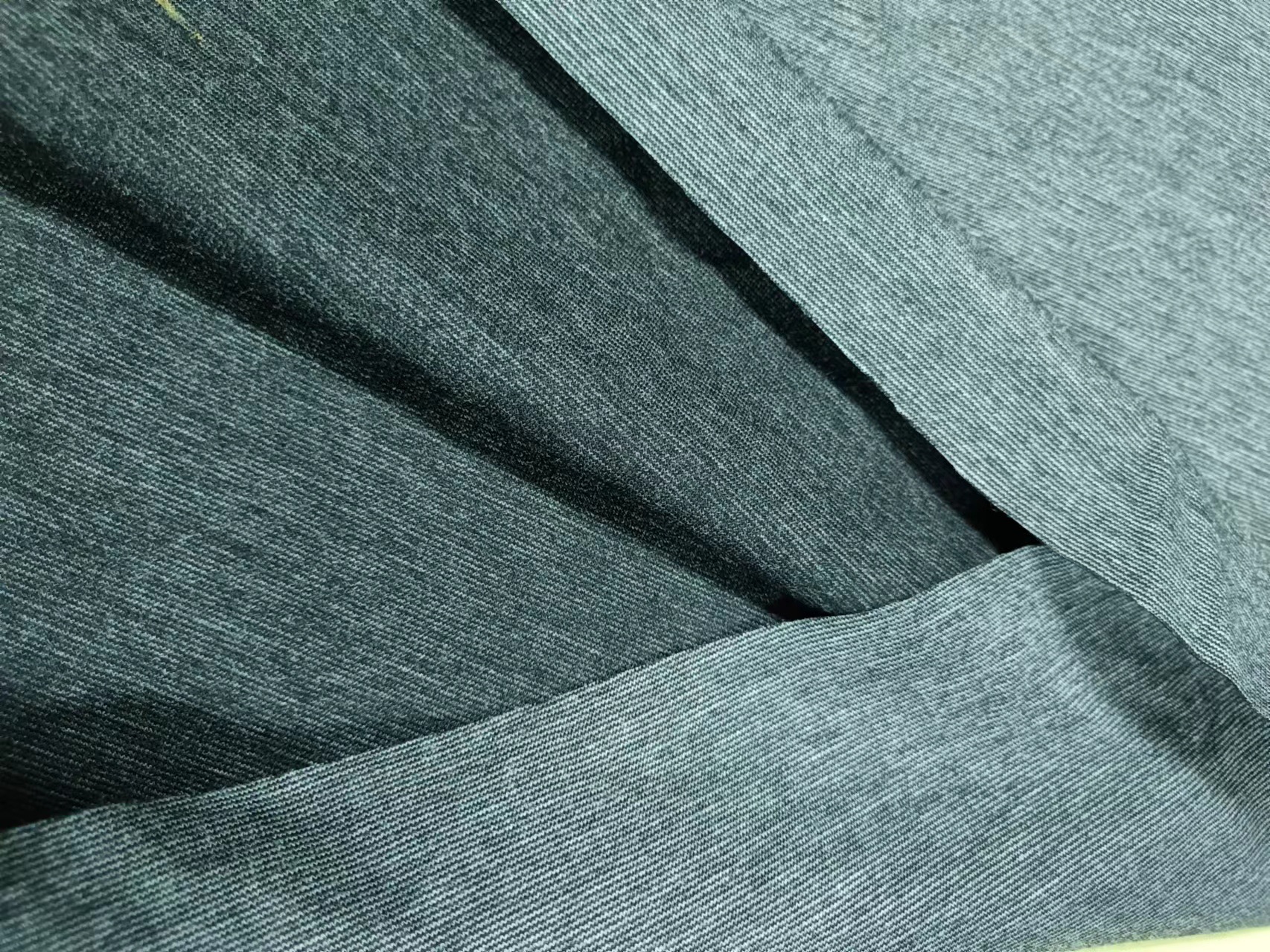 Gris