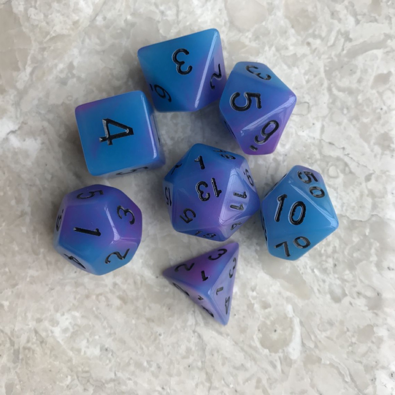 Morado + Azul que brillan en la oscuridad