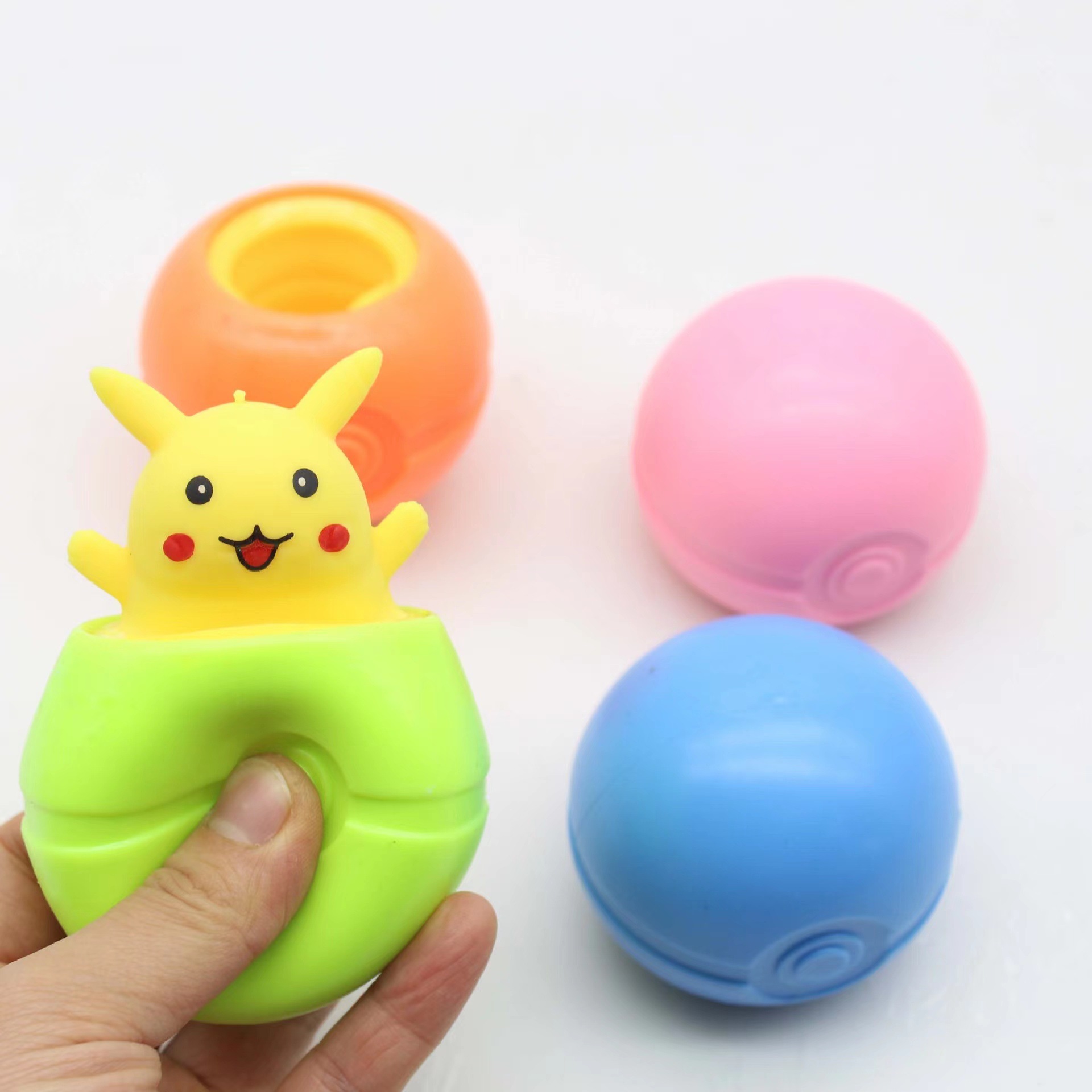 Taza Pikachu Elfo - Color en Caja